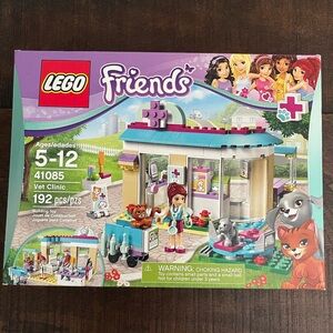 Lego *RETIRED* 41085 Friends Vet Clinic 192 pcs Ages 5-12